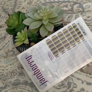 Jamberry Nail Wrap- Charisma